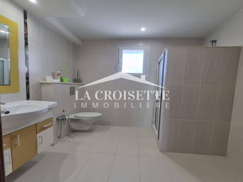 Villa S+4 avec piscine à Gammarth